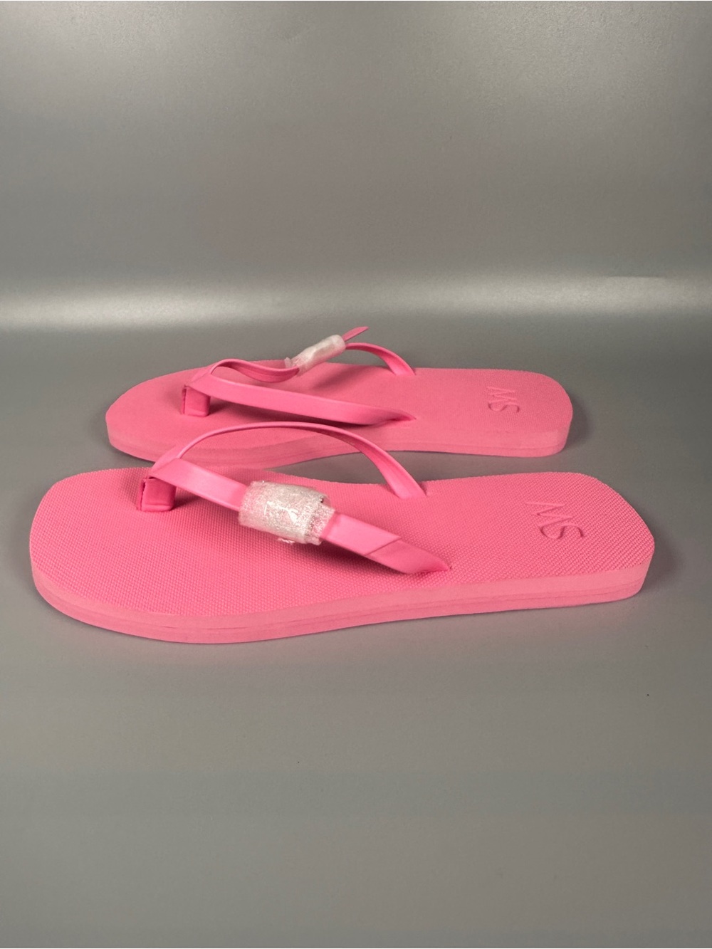 Stuart Weitzman Thong Embellished Buckle Flip Flops Sandals Women’s Size 6 Pink